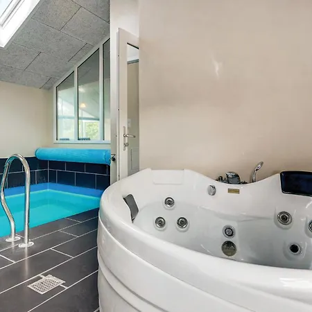 Lovely In With Kitchen