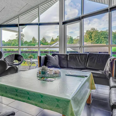 Feriehus Lovely In With Kitchen *