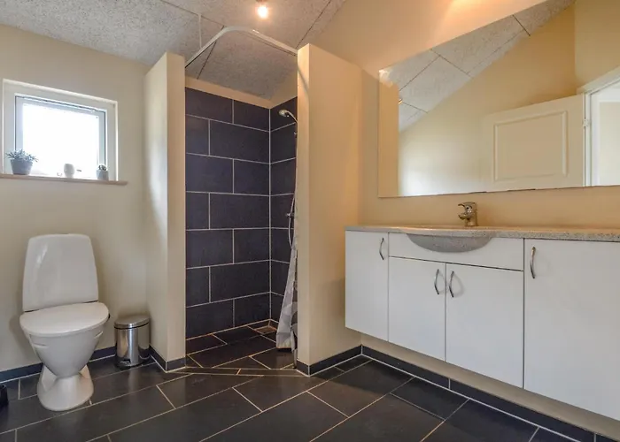 Holiday home Lovely In With Kitchen